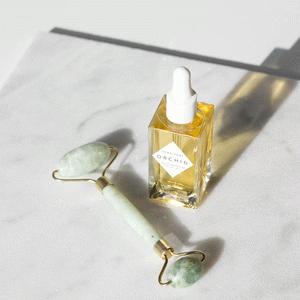 Jade roller, szépségeszközök, kozmetikai termékek - Hasznos szépségápolási kiegészítők